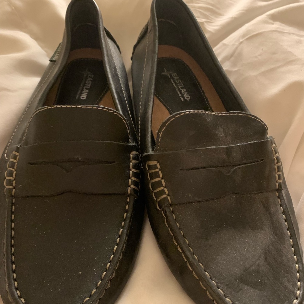Black shoes flats